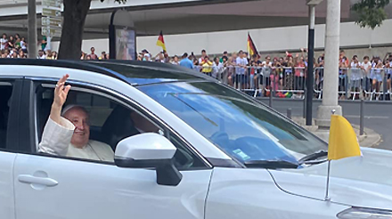 Papa Francisco saúda os peregrinos em Belém, Lisboa