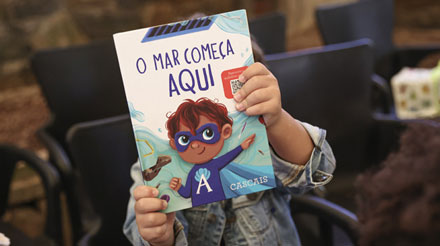 Educandos da Casa Pia de Lisboa presentes no lançamento do livro " O Mar começa aqui"