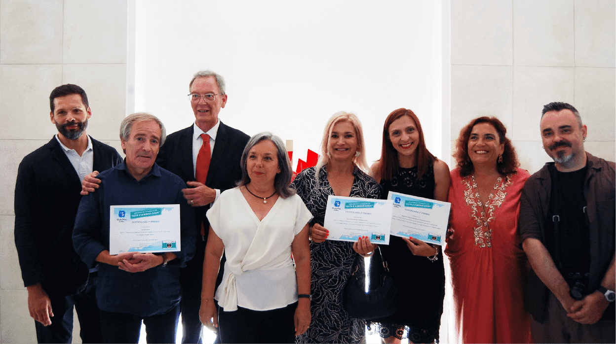 6 pessoas: 3 do Conselho Diretivo da Casa Pia de Lisboa e os 3 trabalhadores vencedores do Concurso de fotografia
